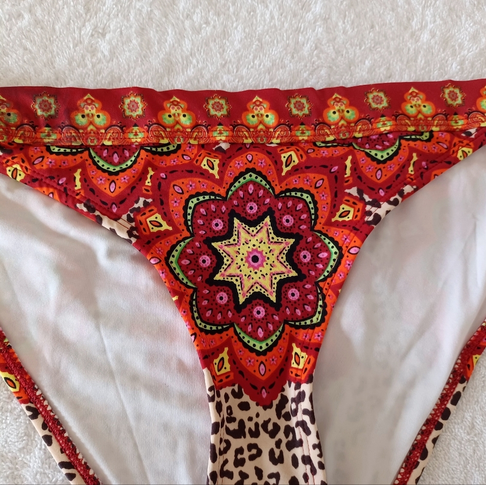 Venus Flirty Leopard Jungle Mosaic Bikini Set, Top Size B, Bottom Size 4 - Picture 11 of 15